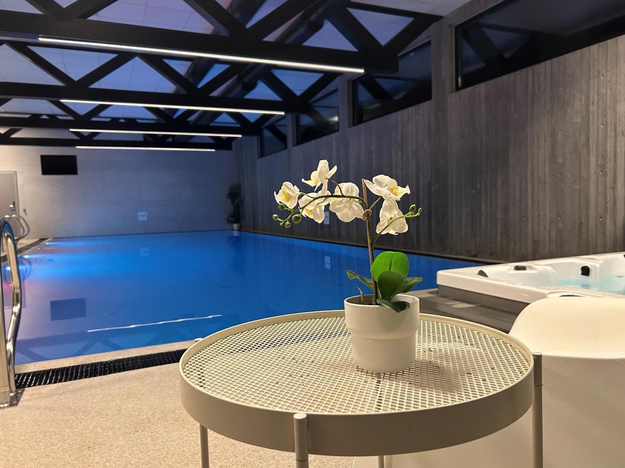 Sorlandsidyll Med Svommebasseng! Apartment Kristiansand Luaran gambar